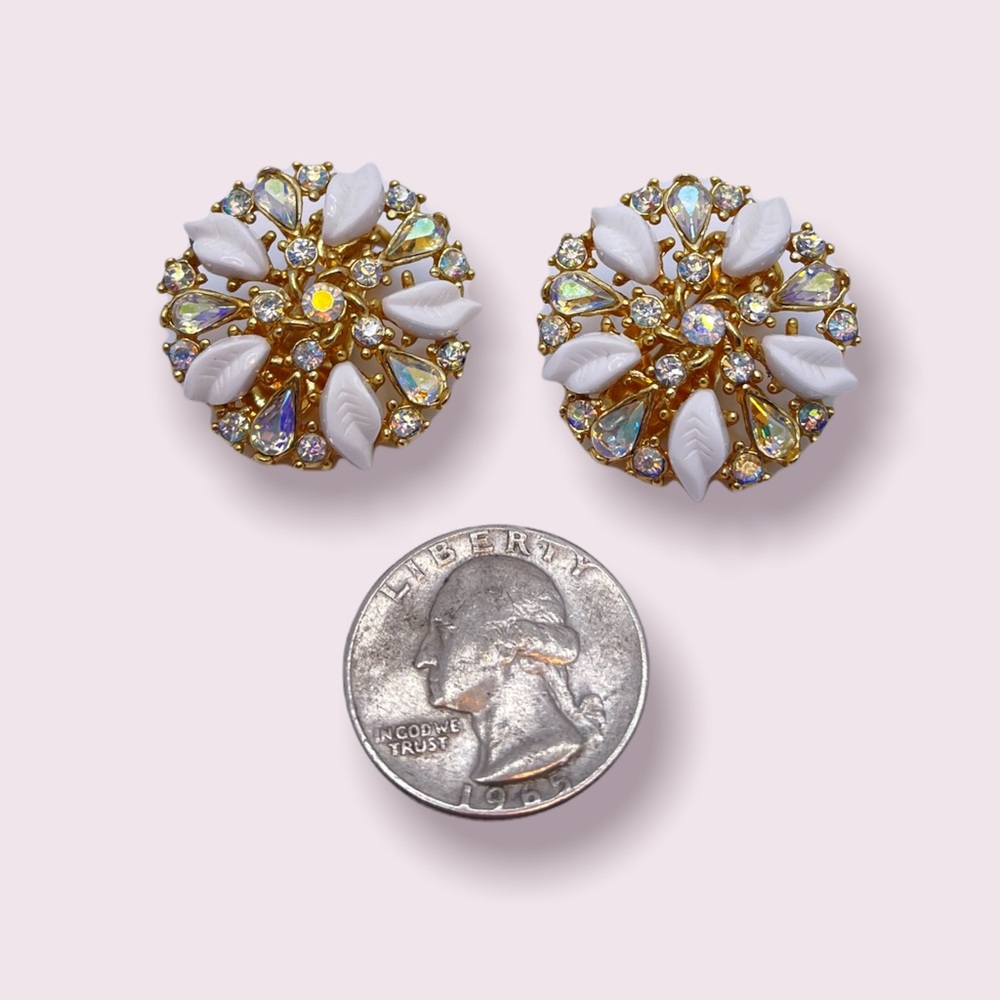 SOLD:Vintage 1960 Signed Trifari Crown Earrings Clip On - Picture 1 of 6